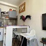 Super Appartement Au Coeur De Montmartre