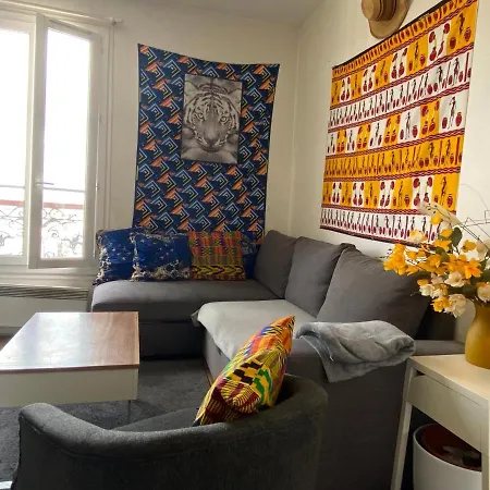Appartamento Super Au Coeur De Montmartre Parigi